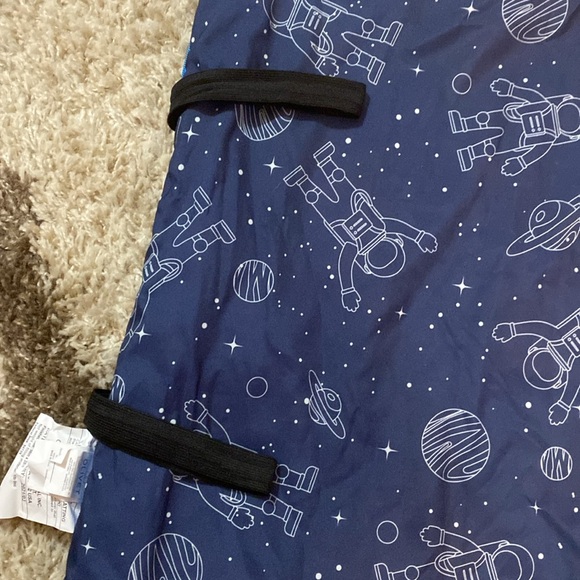 Space Sleeping Bag with Carry Bag - Picture 4 of 11